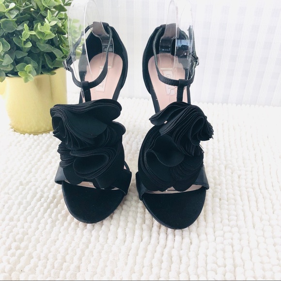 Glint Shoes - Glint stiletto pumps black satin with ruffles 8.5